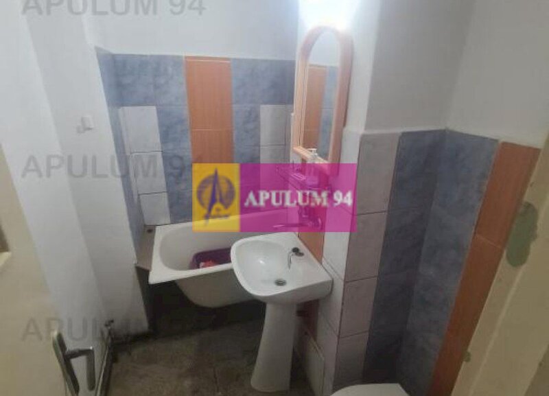 Apartament cu 2 camere de vanzare in Campina